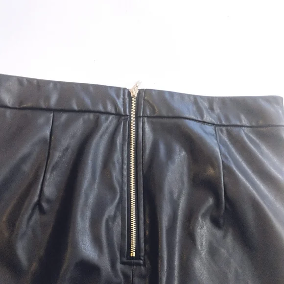 ❌SOLD❌DYNAMITE Vegan Leather Skirt - Picture 8 of 8